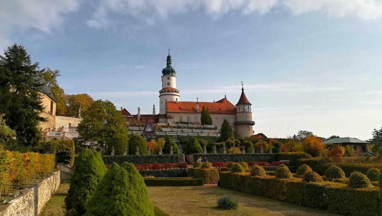 Zamek Nove Mesto Nad Metuji Luaran gambar
