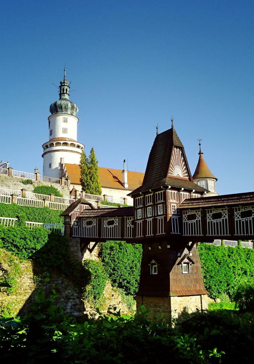 Zamek Nove Mesto Nad Metuji Luaran gambar